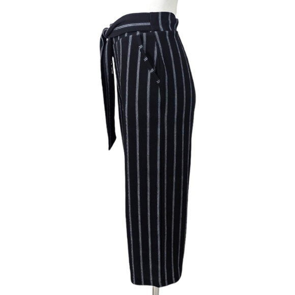 Altar'd State Cropped Wide Leg Pants Gauchos Culotte Womens Small Black Stripe - Picture 2 of 14